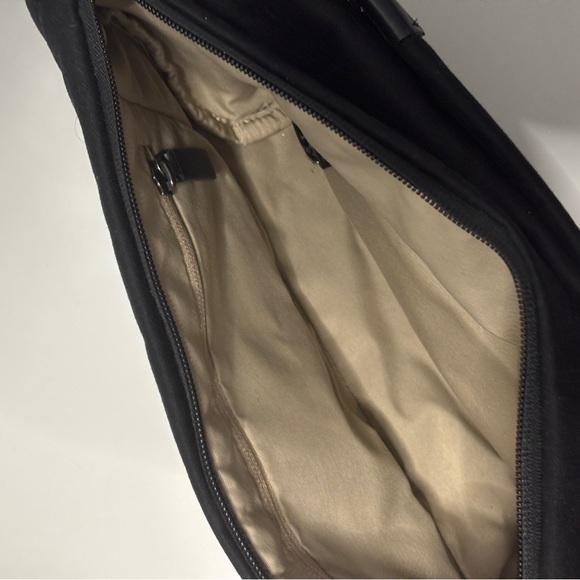 Bellroy Black Sling Bag - Picture 2 of 7